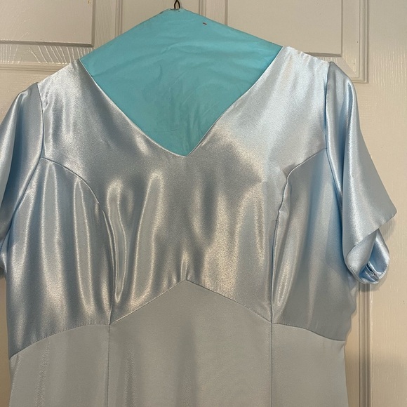 Vintage Love Me? Elegant Light Blue Satin Gown Size 22 - Picture 3 of 7